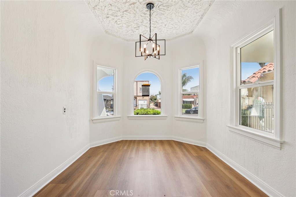 1112 W 64th Street