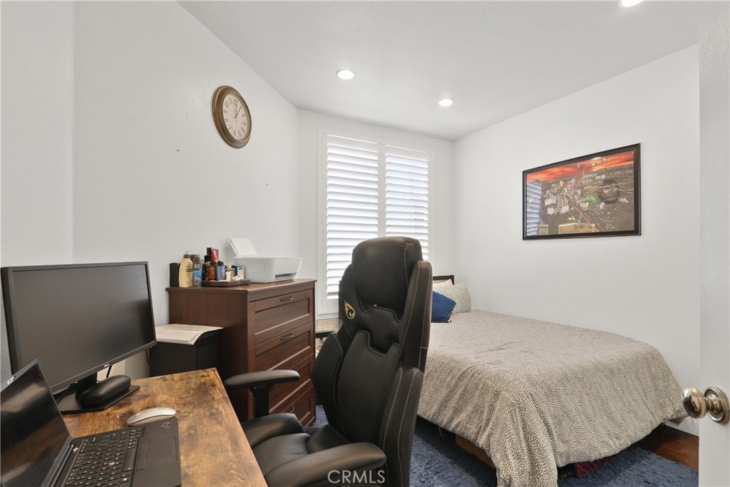 98 Mira Mesa