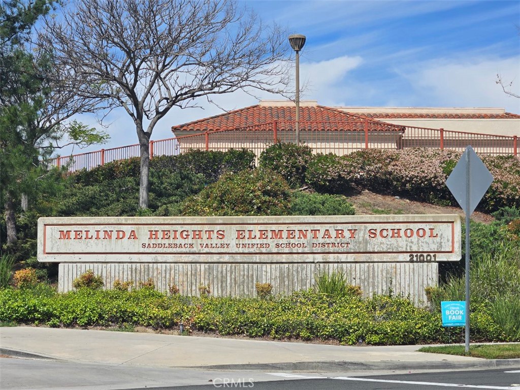 98 Mira Mesa