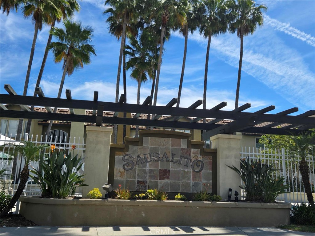 98 Mira Mesa