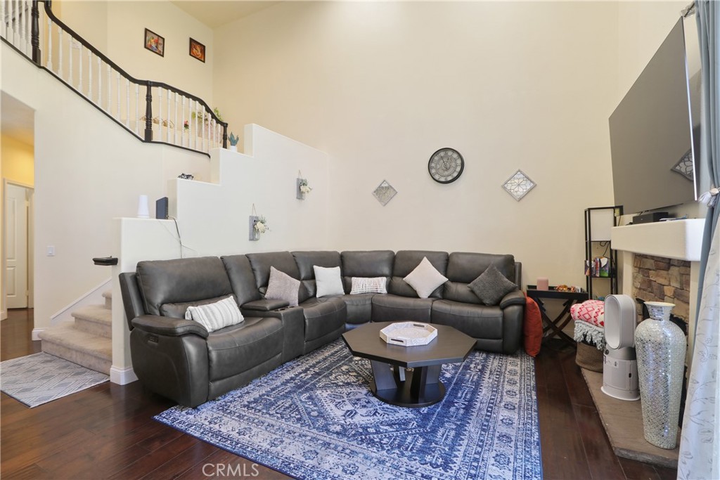 98 Mira Mesa