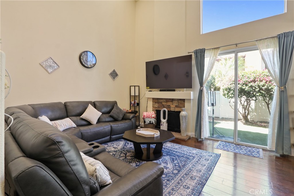 98 Mira Mesa