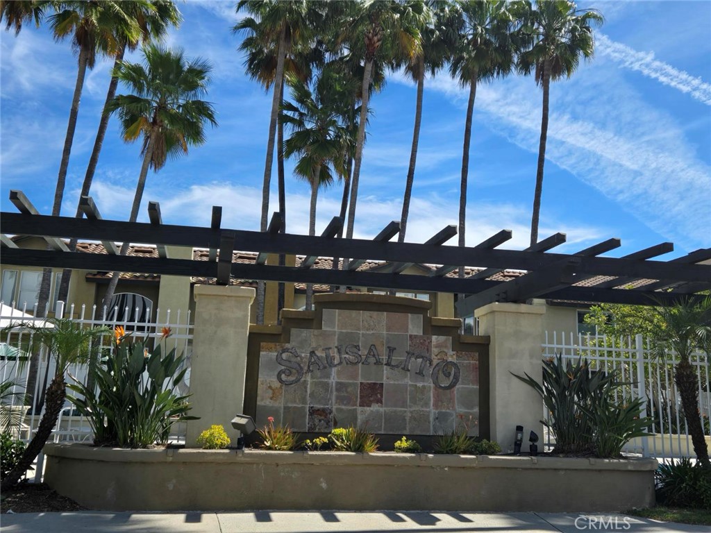 98 Mira Mesa