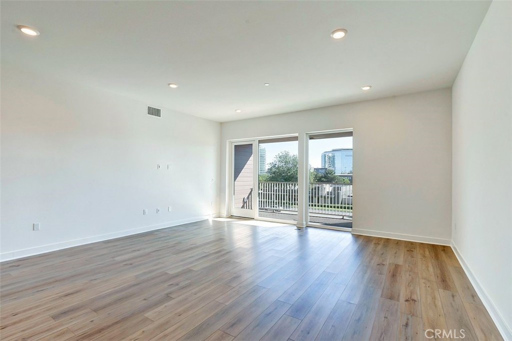 4407 Rivington