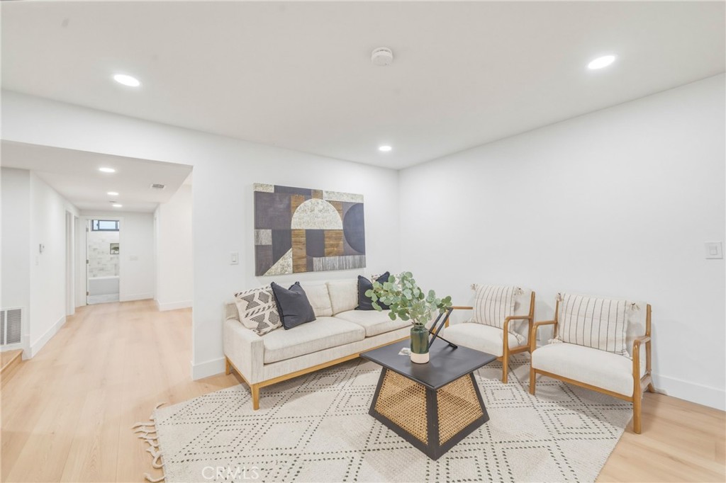 15335 Seine Circle