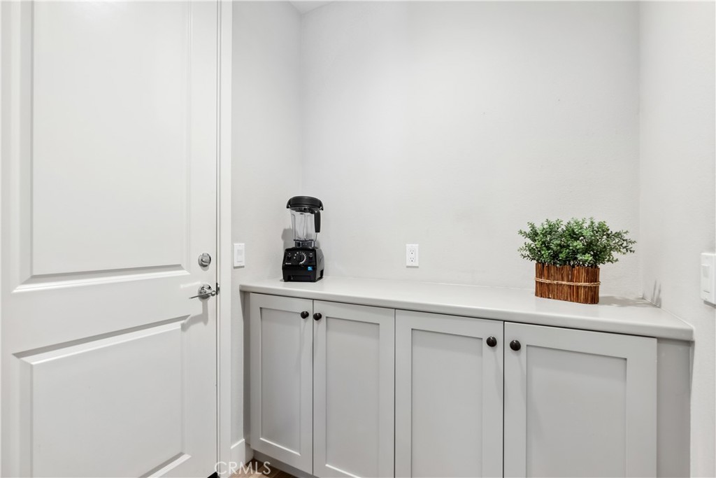 27 Alienta Lane