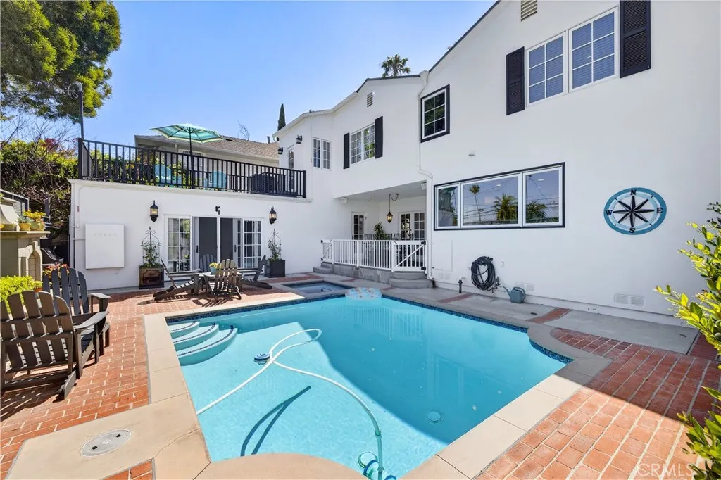 210 Bennett Avenue