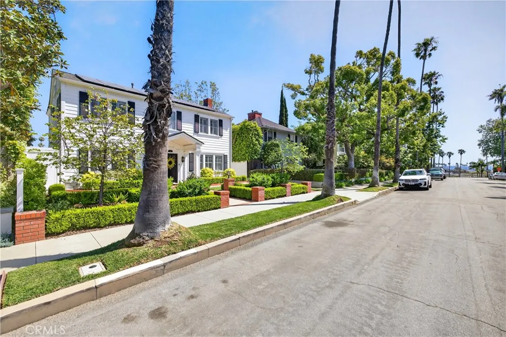 210 Bennett Avenue