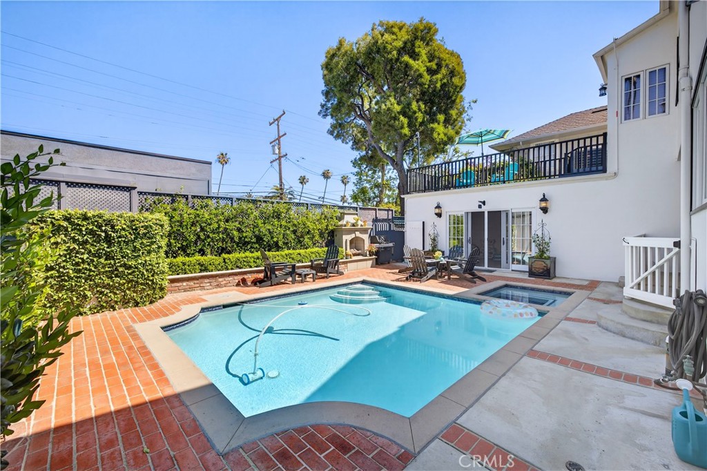 210 Bennett Avenue