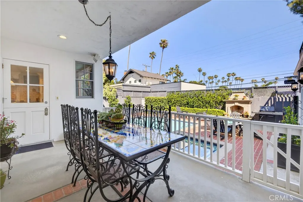 210 Bennett Avenue