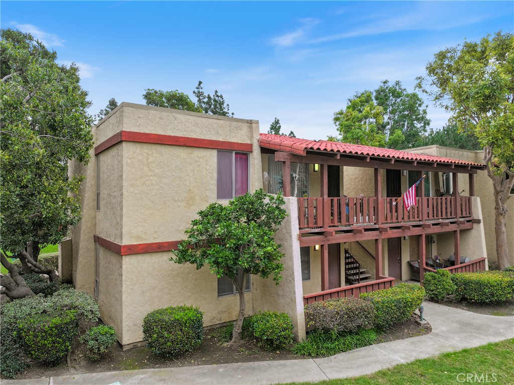 1000 W Macarthur Boulevard 114