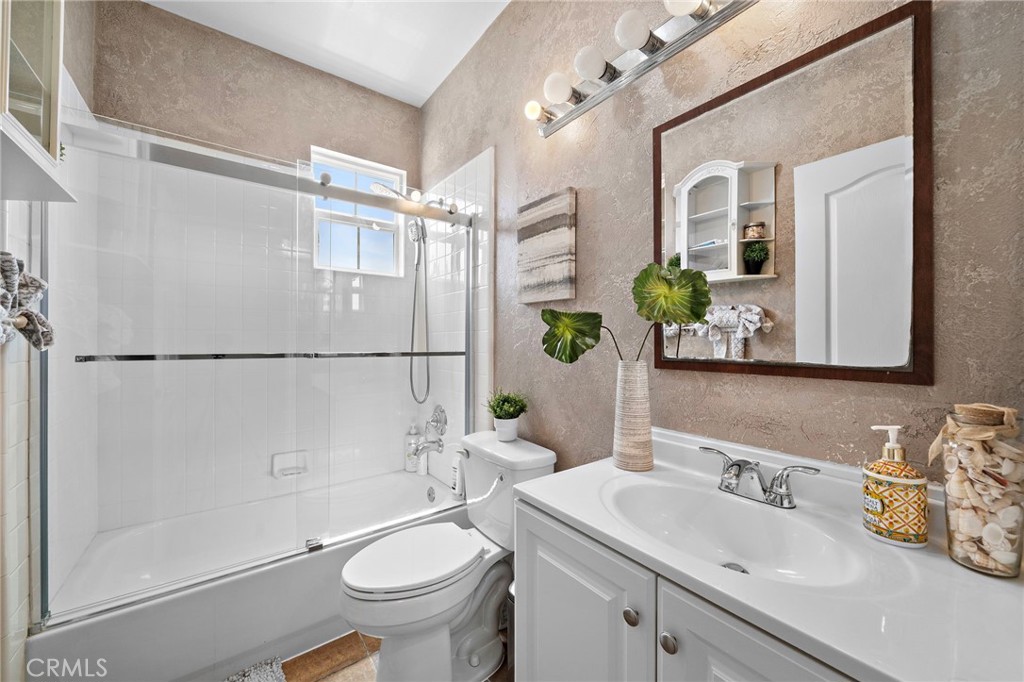 5895 E Camino Manzano