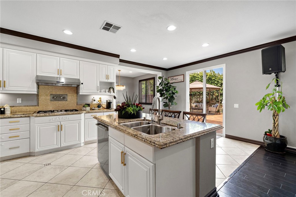 5895 E Camino Manzano