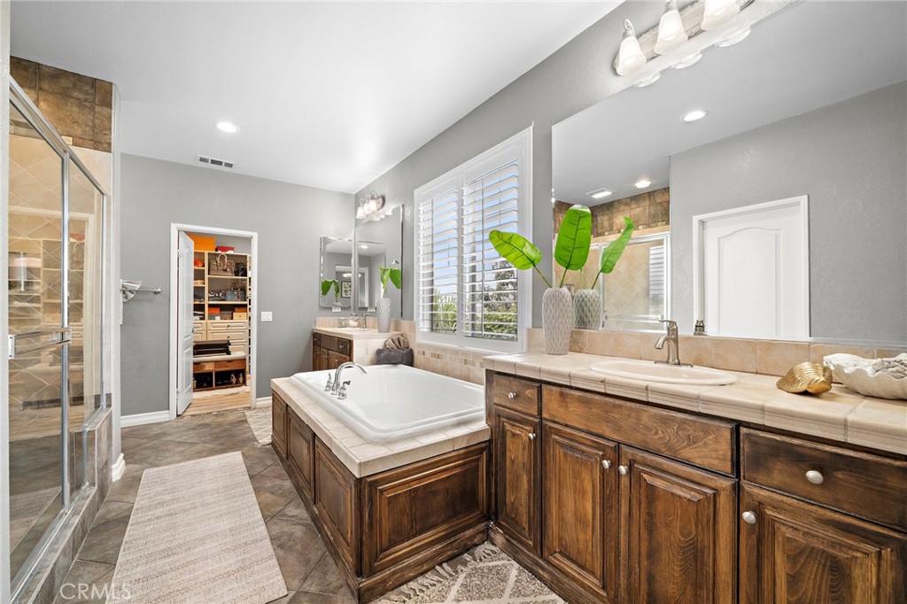 5895 E Camino Manzano