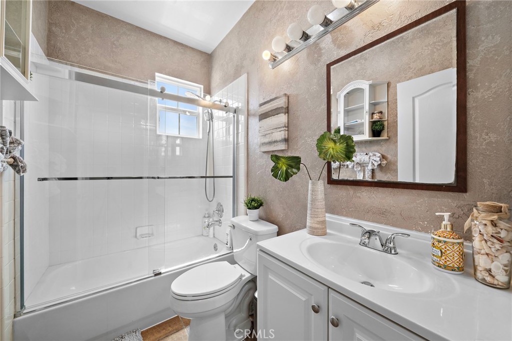 5895 E Camino Manzano