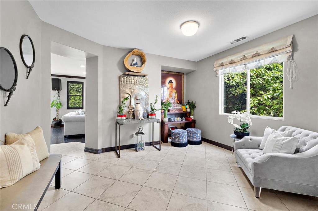 5895 E Camino Manzano