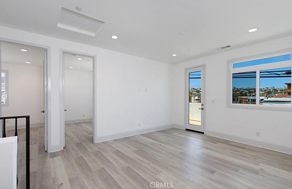 34270 Amber Lantern Street