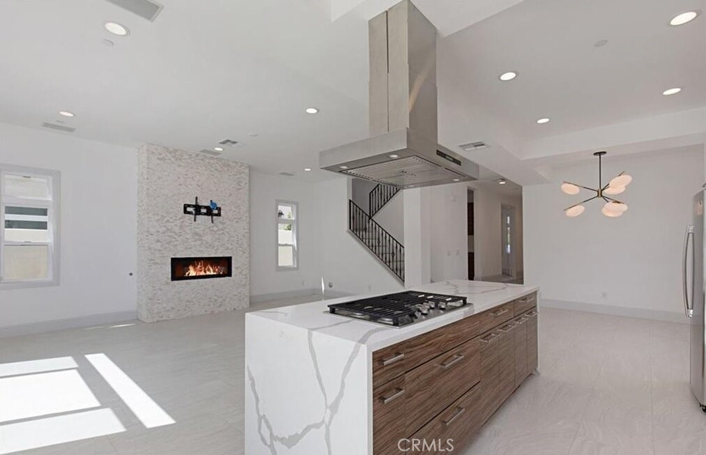 34270 Amber Lantern Street