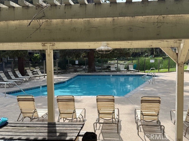 700 E Lake