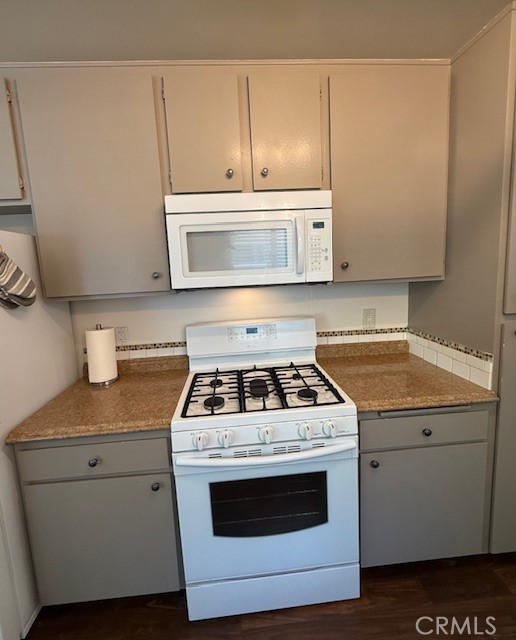 700 E Lake