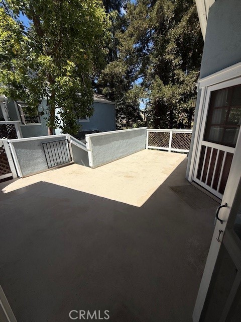 700 E Lake