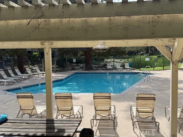 700 E Lake
