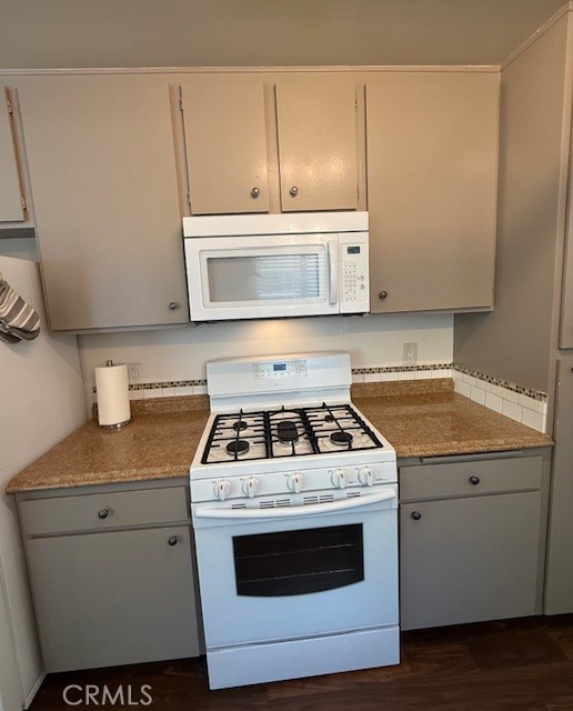 700 E Lake