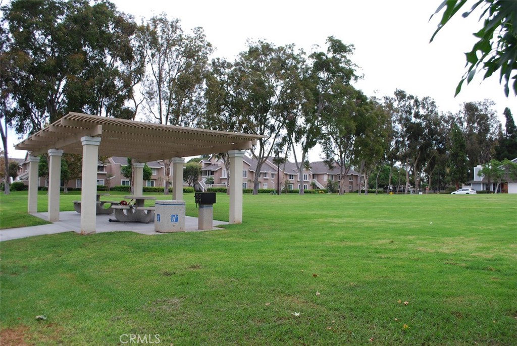 12 Hollowglen