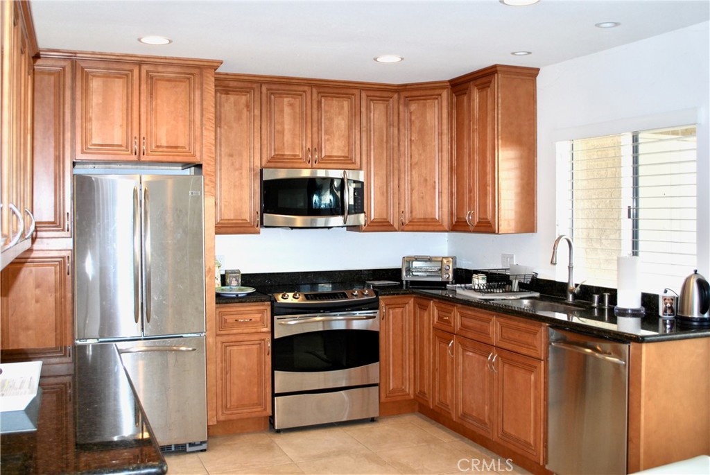 12 Hollowglen