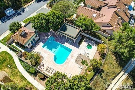 27367 Paseo Placentia