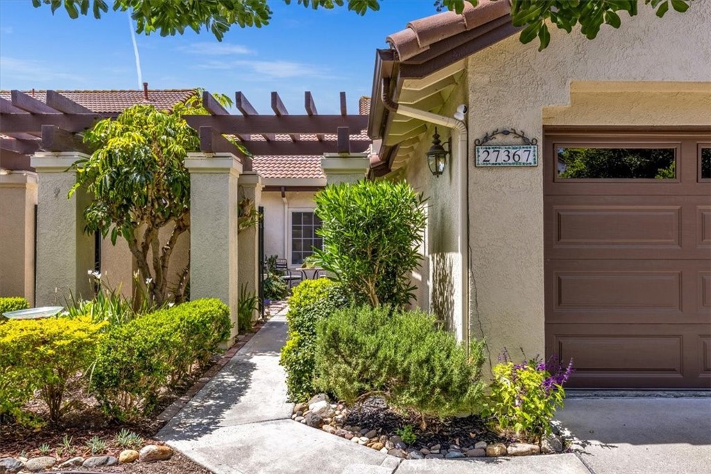 27367 Paseo Placentia