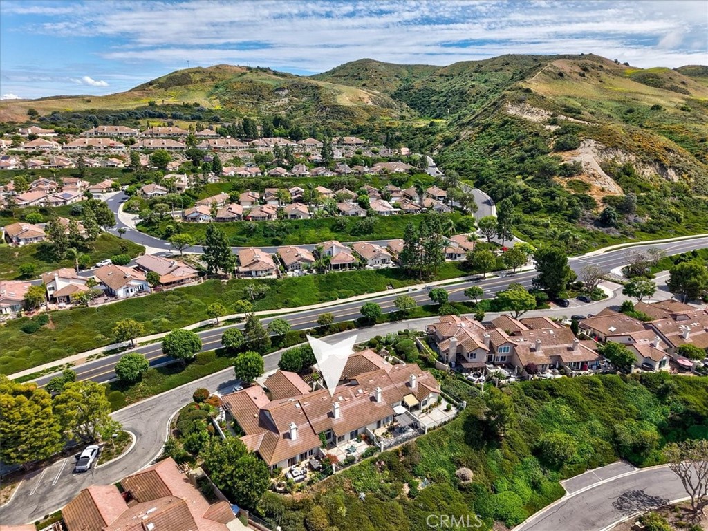 27367 Paseo Placentia