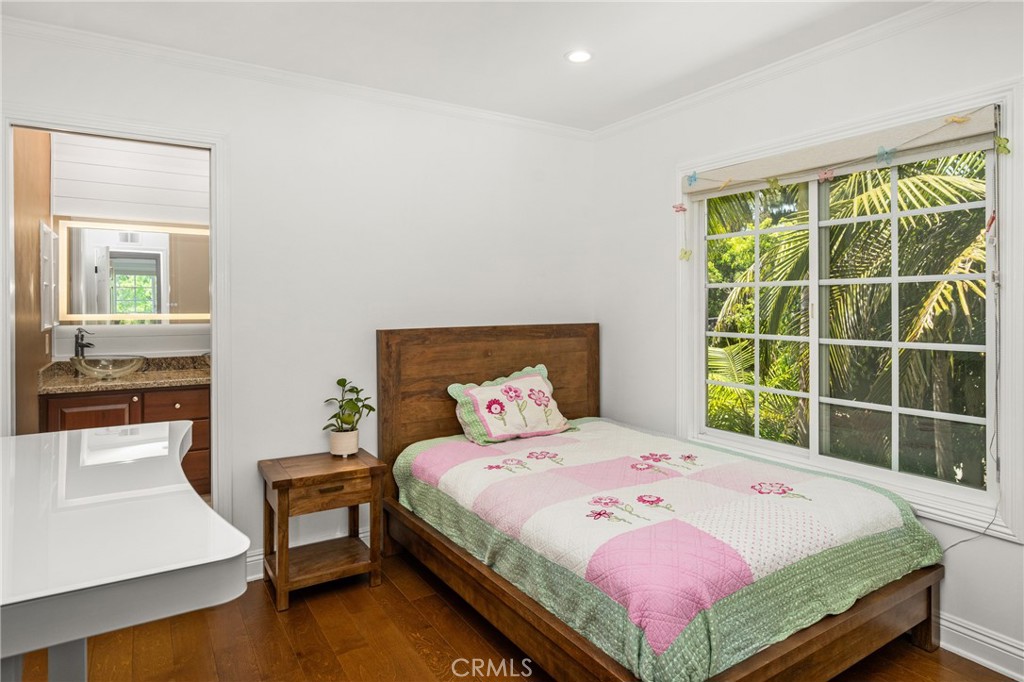 10 Whistling Isle