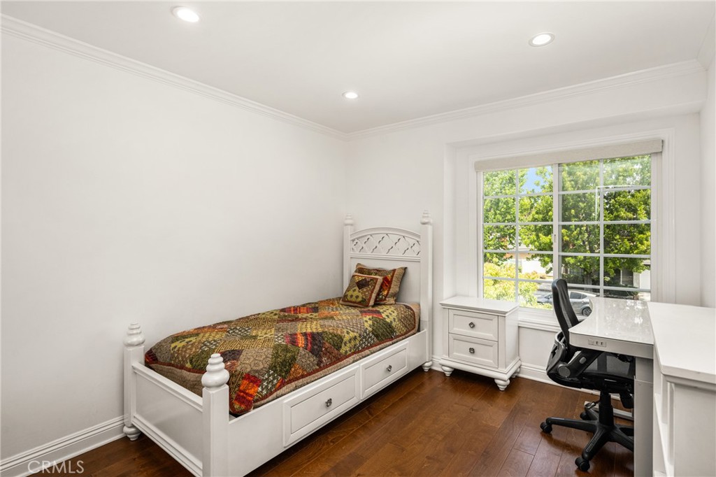 10 Whistling Isle