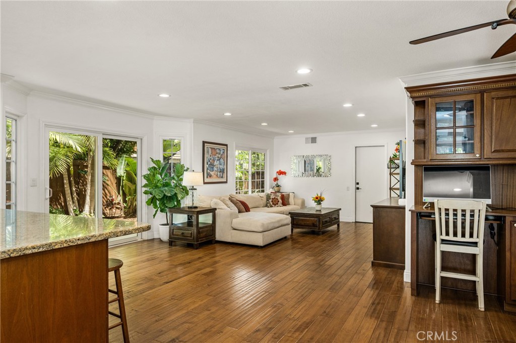10 Whistling Isle