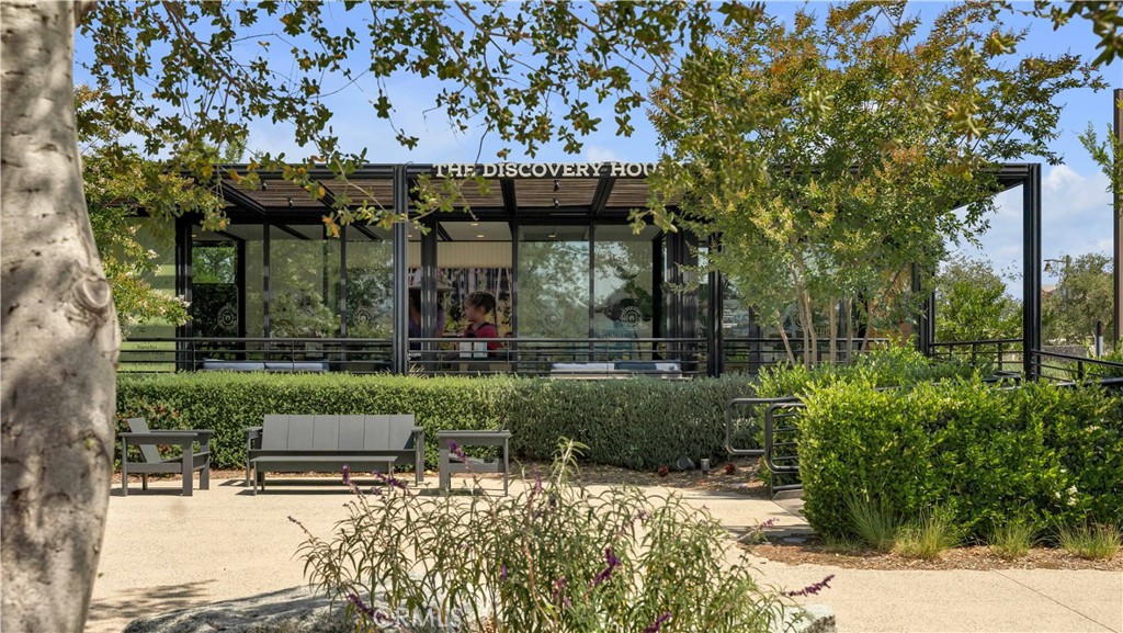 510 Bluegrass Way