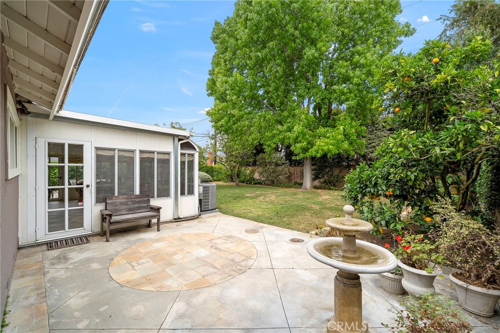 18856 Santa Mariana Street