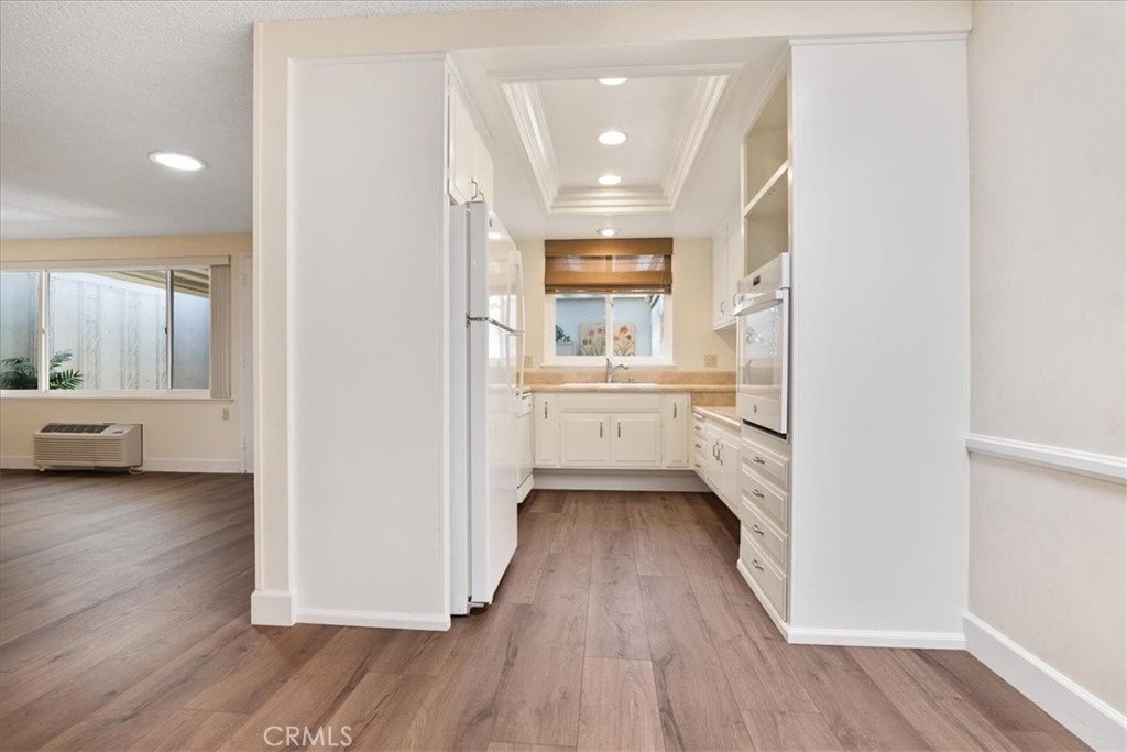 320 AVENIDA CARMEL B