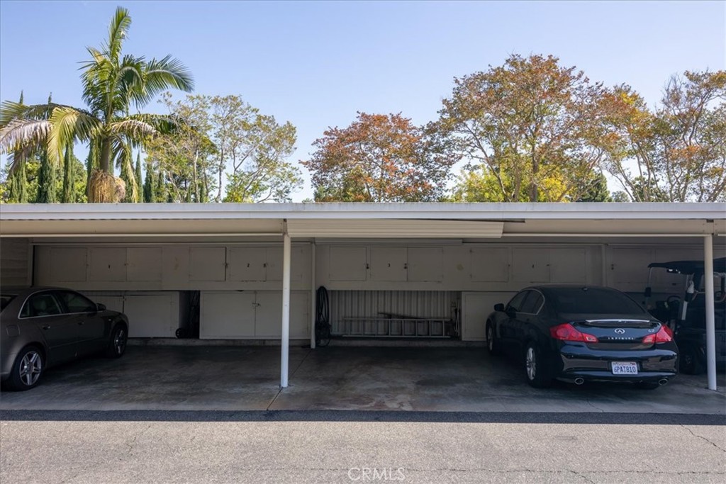 320 AVENIDA CARMEL B