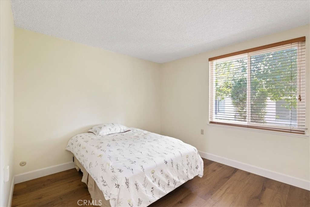 320 AVENIDA CARMEL B