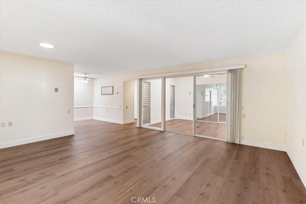320 AVENIDA CARMEL B