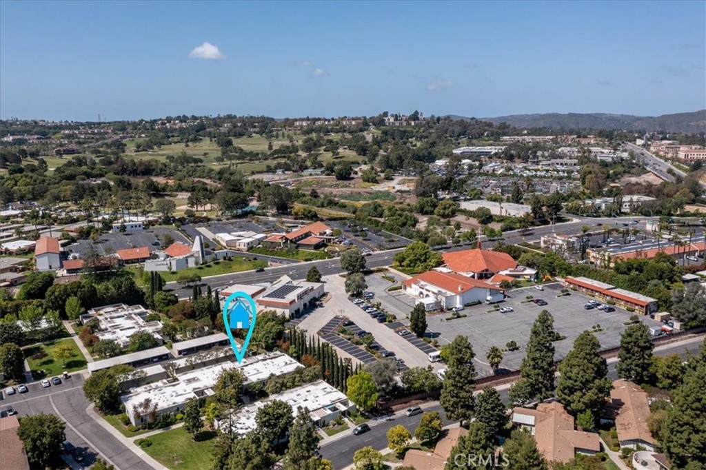 320 AVENIDA CARMEL B