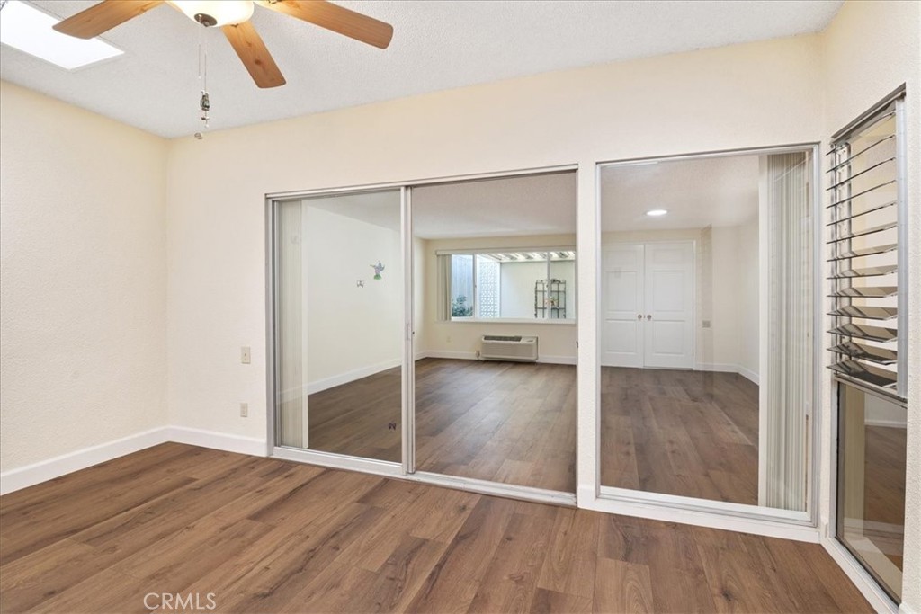 320 AVENIDA CARMEL B