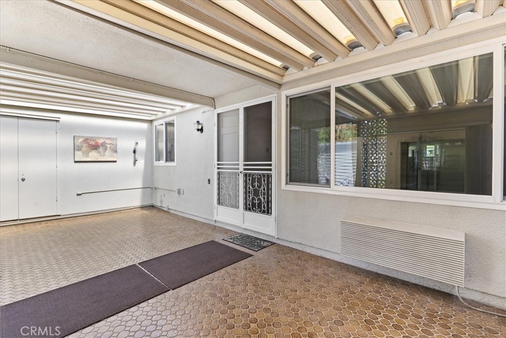 320 AVENIDA CARMEL B