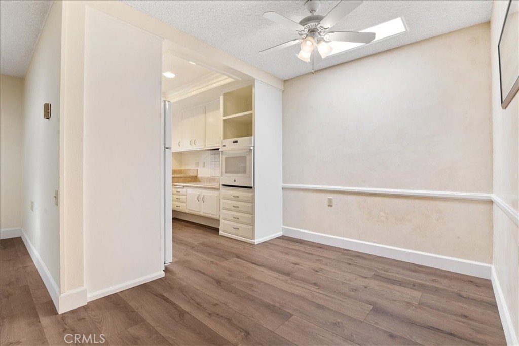 320 AVENIDA CARMEL B