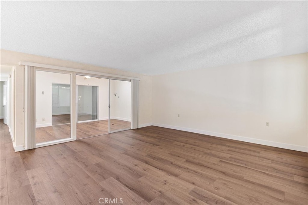 320 AVENIDA CARMEL B