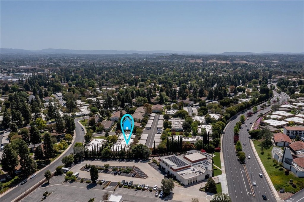 320 AVENIDA CARMEL B