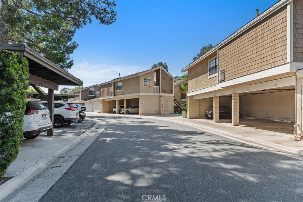 204 Pineview