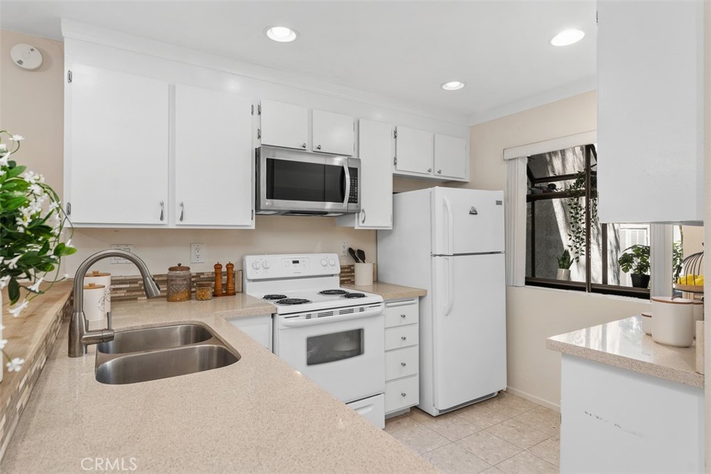 204 Pineview