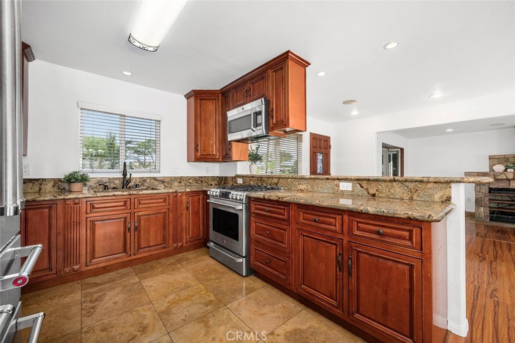 1238 N Studebaker